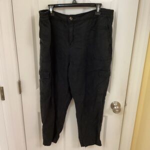 Wonderly Petite-Sized Black Ankle Cargo Pants